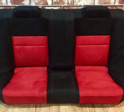 Jdm Honda civic FD2 TYPE-R rear seats black and red.