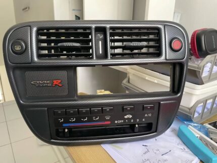 carbon AC control panel with CTR badge !